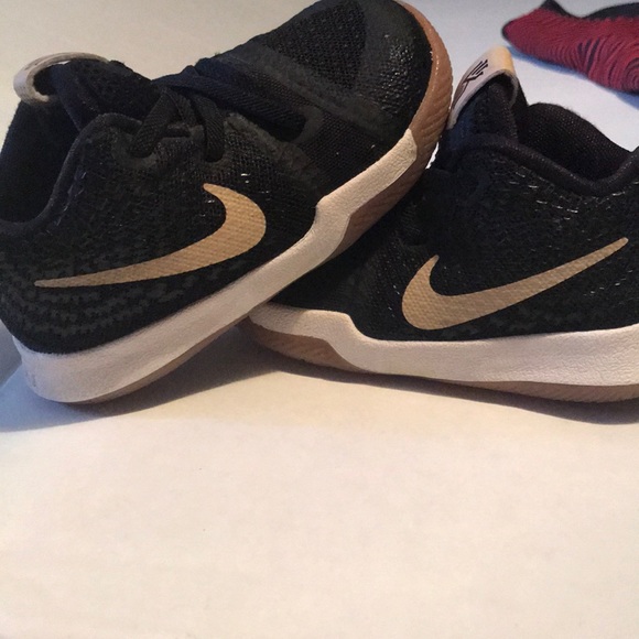 Nike Kyrie 3 - Picture 5 of 6